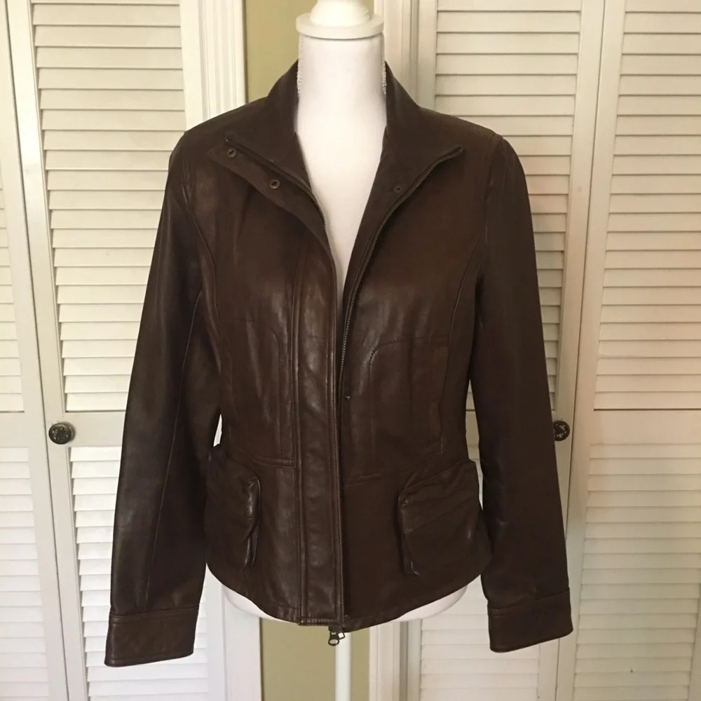 Gianni Bini Buttery Soft Luxurious Tailored Classic leather jacket